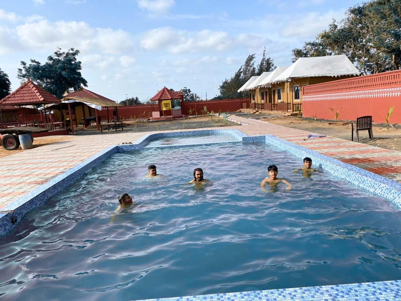 Santkrupa Villa Resort Nakhtarana Екстер'єр фото