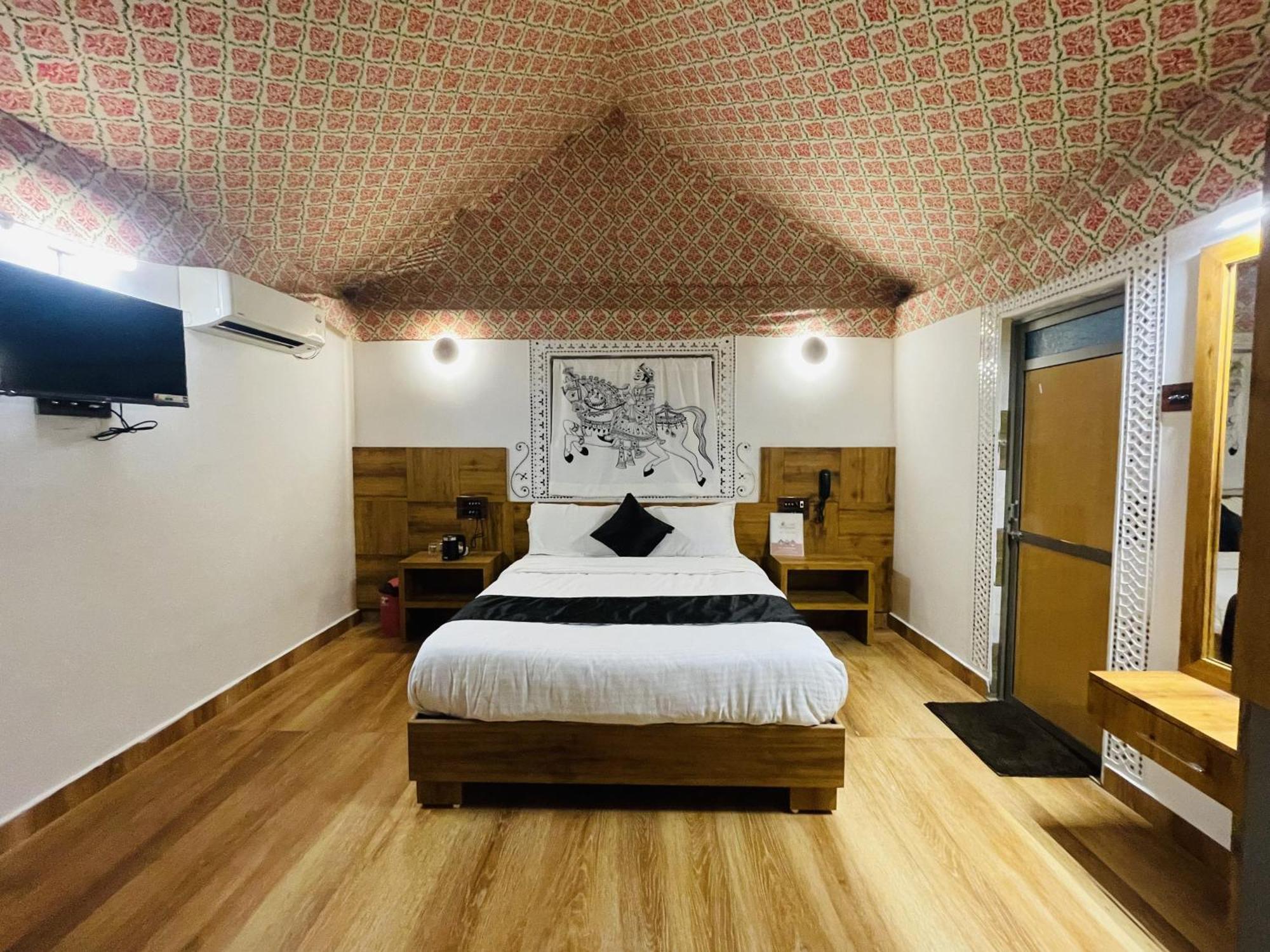 Santkrupa Villa Resort Nakhtarana Екстер'єр фото