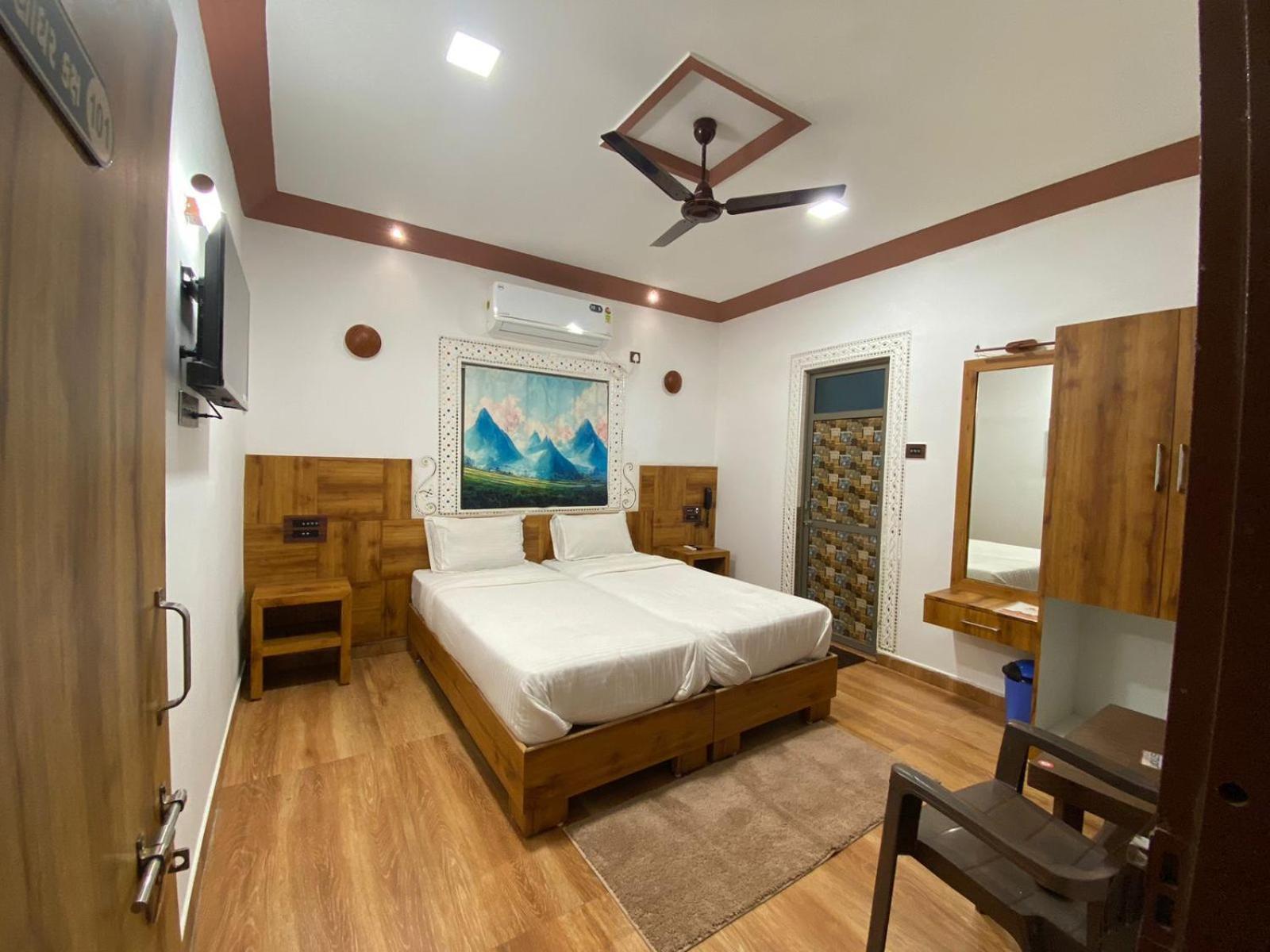 Santkrupa Villa Resort Nakhtarana Екстер'єр фото